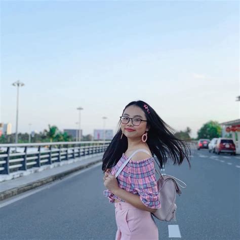 Bức ảnh được chụp vào năm 2013. Phương Mỹ Chi mua nhà tặng cho bố mẹ sau 2 năm ca hát