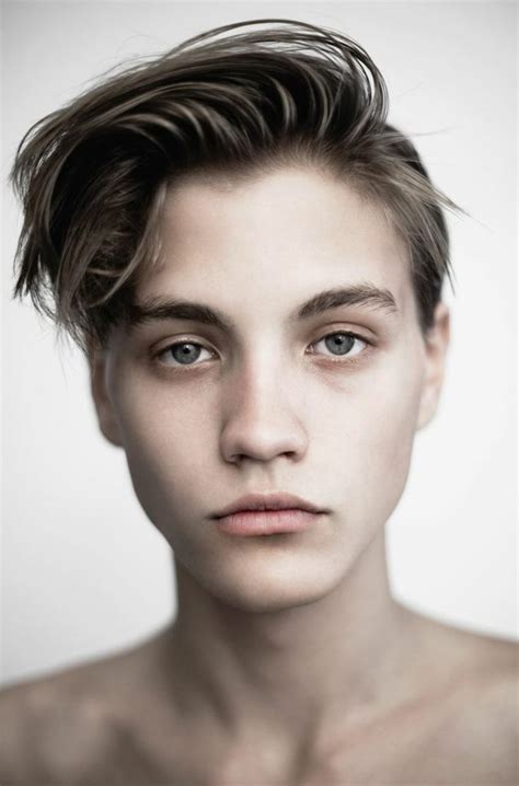 If you have a rounded forehead and jawline, and the length of your face is about equal to its width then you have a round face. Image result for androgynous haircuts round face ...