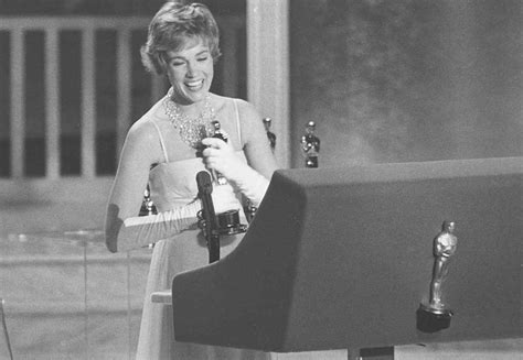 1964 Julie Andrews Oscar Winner For Mary Poppins Best Actress Oscar