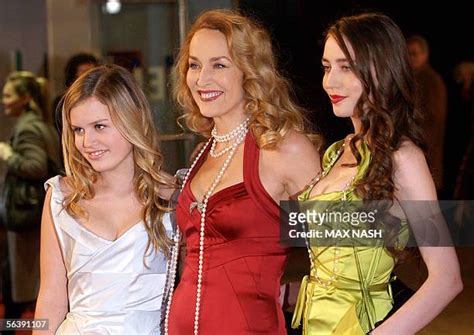 Jerry Hall And Daughters Photos And Premium High Res Pictures Getty Images