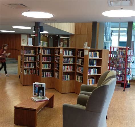 The Needham Free Public Library Ce Quil Faut Savoir