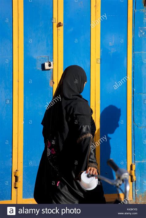 Woman With Chador Hi Res Stock Photography And Images Alamy