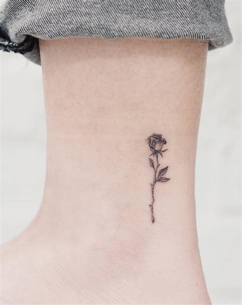 Minimalist Flower Tattoos According To Your Personality Delicate Tattoo