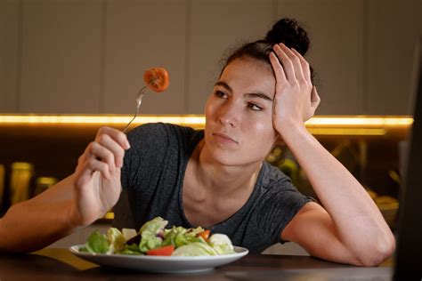 Symptoms Of Orthorexia Obsessed With Healthy Eating 5 Signs You May