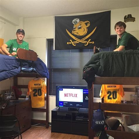 15 cool college dorm room ideas for guys to get inspiration 2021 guy dorm rooms guy dorm