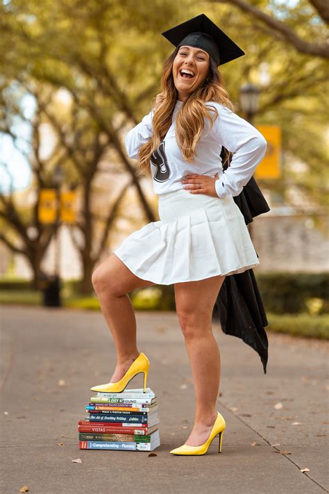 Graduation Photo Ideas Southwestern University Georgetown Texas Photography Girl