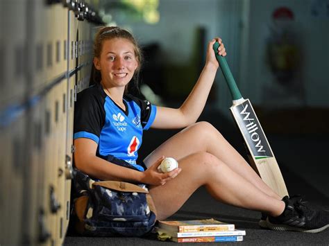 Darcie Brown Teenager Signs With Adelaide Strikers Daily Telegraph