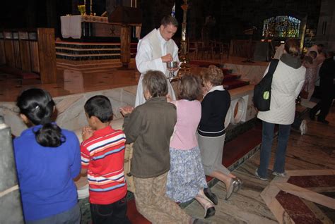 Orbis Catholicus Secundus Catholic Ireland Kneeling For Holy Communion