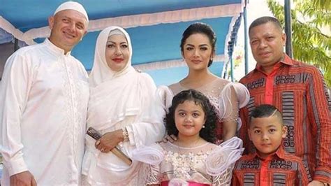 Her music career started when she won an asian music contest asia bagus grand final held in singapore in 1992. Krisdayanti Unggah Potret Kebersamaannya dengan Mantan ...