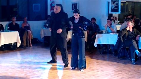 104 Dos Orillas Práctica De Tango Bailan Mariana Flores Y Eduardo Capussi 4 De Septiembre 2015