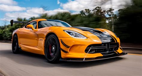 Dominate Your Local Track Day With This 2017 Dodge Viper Acr Extreme