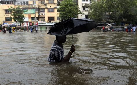 Mumbai Paralyzed by Floods as Heavy Rain Batters India’s Financial Hub