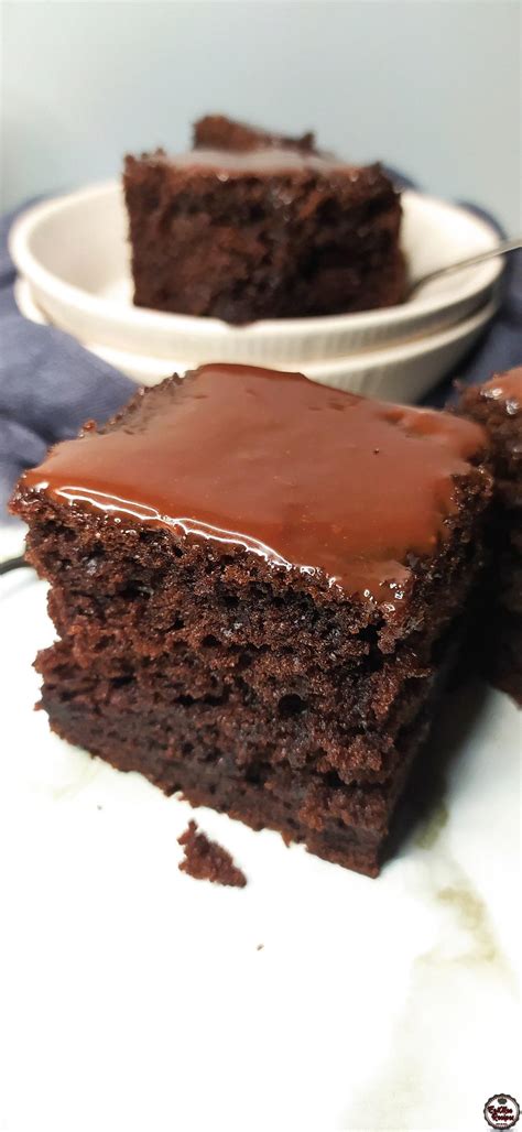 Moist Chocolate Cake South African Food Eatmee Recipes