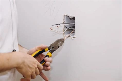 How To Add An Electrical Outlet In 2021 5 Simple Steps