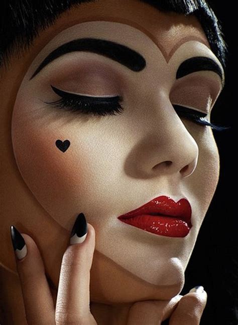 12 Fantastic Halloween Makeup Transformations