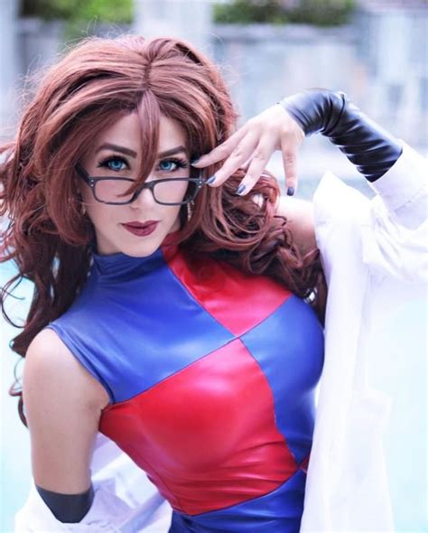 This Impressive Dragon Ball Cosplay Revisits Android 21