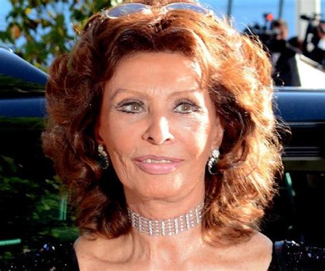 See more ideas about sofia loren, sophia loren, italian actress. Sophia Loren Biography - Childhood, Life Achievements ...