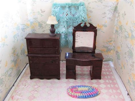Vintage Renwal Dollhouse Bedroom Furniture Plastic Doll House Dresser