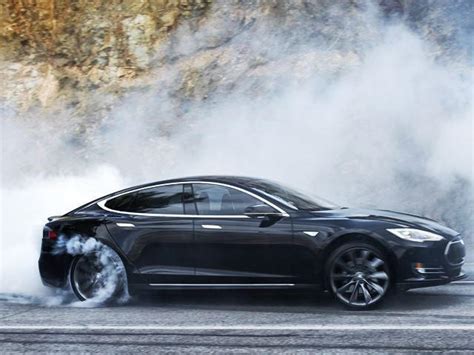 New Ludicrous Mode Gives Tesla Model S Stupidly Fast 0 60 Mph Time