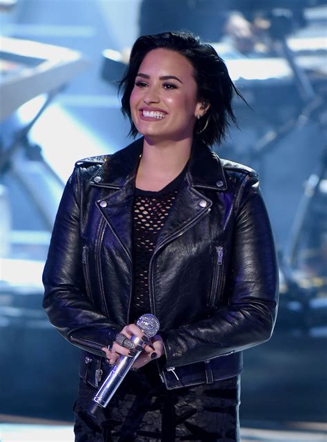 Demi Lovato Performs On American Idol — Watch The Singer S Mind Blowing Performance Of Stone