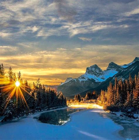 River Freezing Over At 30°c 22°f Canmore Alberta By Robin