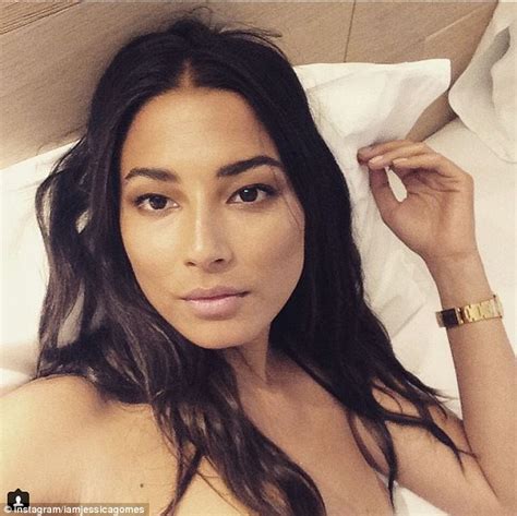 Jessica Gomes Poses Topless In Bed For A Sexy Selfie Daily Mail Online