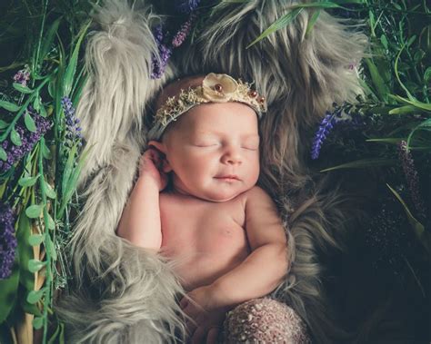 What To Expect From A Newborn Photoshoot At Daisy Dots Baby Girl