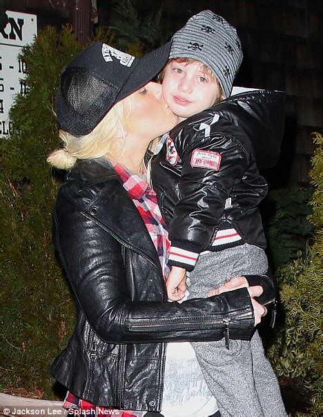 Christina Aguilera Kicks Off 2012 With An Intimate Moment With Son Max Daily Mail Online