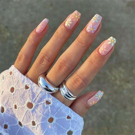 cute summer nails aesthetic fashion to follow in 2021 cute gel nails spring acrylic nails