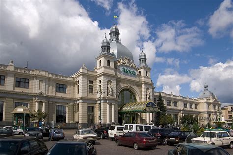 Pl Dvirtseva 1 Former Cinema At The Railway Station Building Lviv