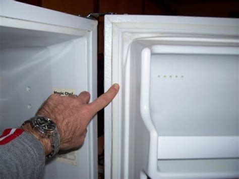 Как вытащить утеплитель из холодильника 84 фото