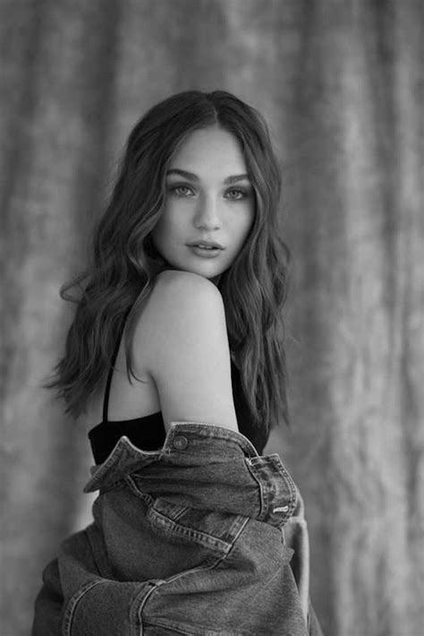 41 hot half nude photos of maddie ziegler which are truly insane rated show