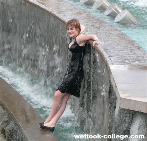 Wetlook And Candid College Girls Photos Of Candid Fountain Girls Sexiz Pix