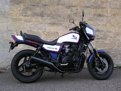 The paint and body in excellent condition without dents in tank. Honda Classic Motorcycles | Honda nighthawk, Vintage honda ...