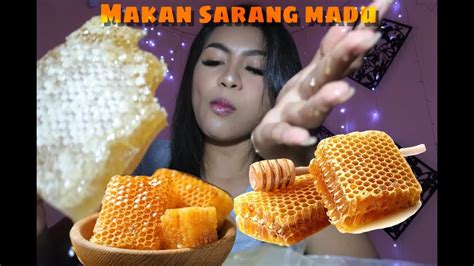 Coba beberapa cara mengkonsumsi madu berikut ini agar anda tidak bosan menikmati superfood bacaterus akan memberikan petunjuk cara mengkonsumsi madu yang benar dan enak. MAKAN SARANG MADU // HONEYCOMB // MELELEH - YouTube