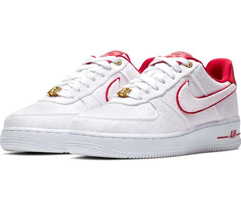 The nike air force shadow was initially designed to be a performance basketball shoe, to be worn on hardcourt and with features to help athletes grab air and improve movement. Nike Sportswear Nike Sportswear Air Force 1 '07 LX Dames ...