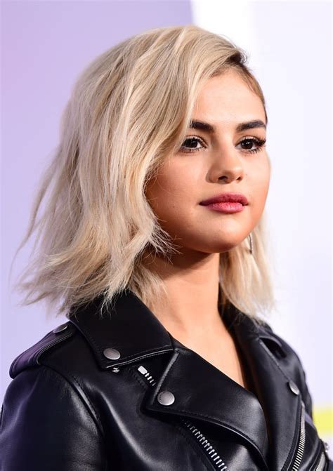 Selena Gomez With Blond Hair At American Music Awards 2017 Popsugar Beauty Photo 5