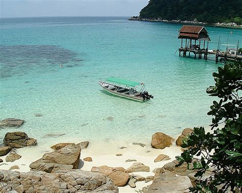 Although it is not as beautiful as the waters in the north, it has relatively complete facilities, including water sports, accommodation and dining. Pulau Tioman Island, Malaysia - Malaysian Tourist ...