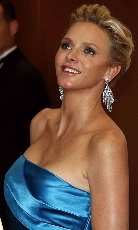 Принцесс шарлен де монако (princesse charlene de monaco) 362 андрэ тюрка (andre turcat) 363. Monaco's Princess Charlene Shines in Satin Blue at Red ...
