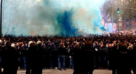 Nach sieben spielen mit zumindest einem tor in folge blieb. Hamburger SV - St. Pauli 22.02.2020