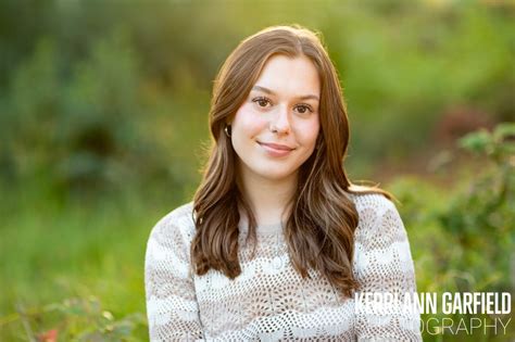 Rubys Senior Photos West Linn Senior Photographer — Kerri Ann