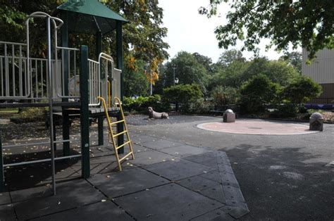 Marcy avenue, tompkins avenue, between greene avenue and lafayette avenue. Herbert Von King Park : NYC Parks