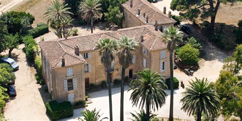 And, it's crazy but, i think i finally found it. Château de Pampelonne - La Route des Vins de Provence