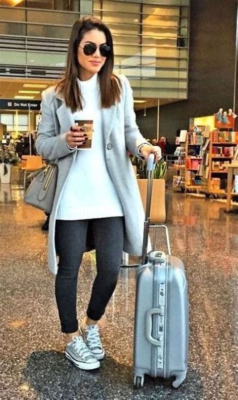 Best Ways To Look Chic And Comfortable With Travel Outfits For Fall 36