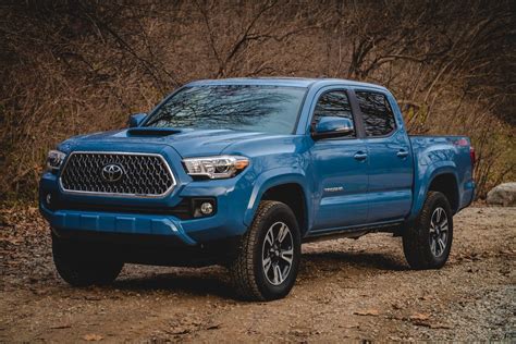 2019 Toyota Tacoma Trd Sport Looks Good In Blue Cnet