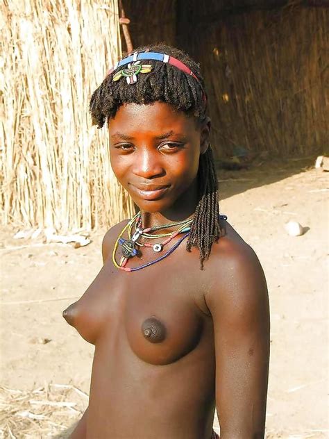 Afrikanische stamm frauen titten Nackte Mädchen und ihre Muschis