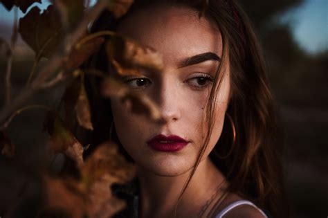 Wallpaper Fall Leaves Dark Red Lipstick 500px Women Looking Away Model Portrait