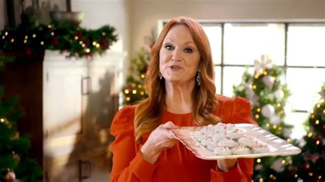 All of the icing, all of the sugar, and a peek at the perfect cookies. The Pioneer Woman Season 20 Ep 11: Cowboy Cookie Swap - The Pioneer Wo... | Pioneer woman ...