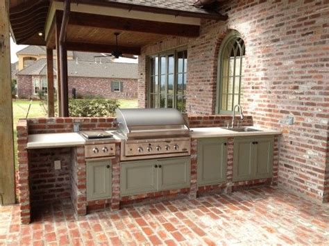 While creating the perfect look for your outdoor kitchen may sound intimidating, we make sure our team of expert designers is always available to help, every step of the way. Striking Outdoor Kitchens in Louisiana With Pull Down ...