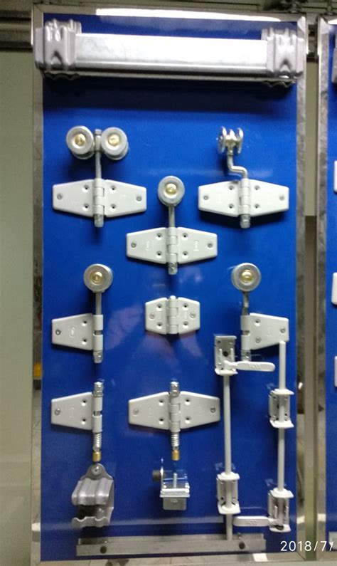 Hal ini tentu sudah mewakili kualitas dari pagar besi. Jual Komponen Pintu Garasi Besi Wina SS - Rel & Roda Pintu ...